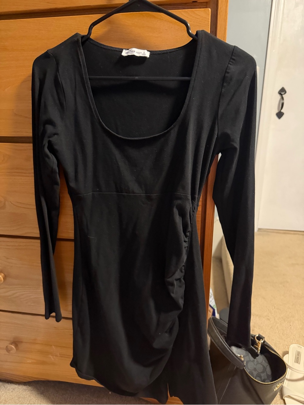 Hollister Black Long-Sleeve Scoop Neck Dress